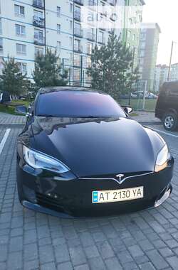 Ліфтбек Tesla Model S 2016 в Івано-Франківську