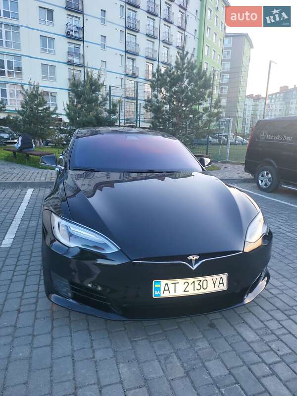 Tesla Model S 2016