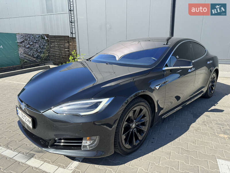 Лифтбек Tesla Model S 2018 в Киеве