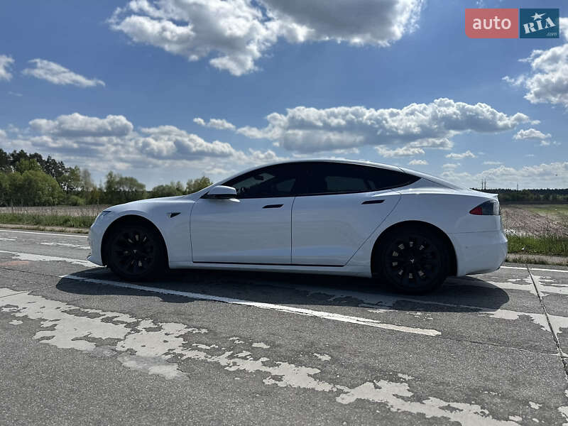 Лифтбек Tesla Model S 2017 в Житомире