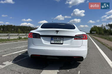 Лифтбек Tesla Model S 2017 в Житомире
