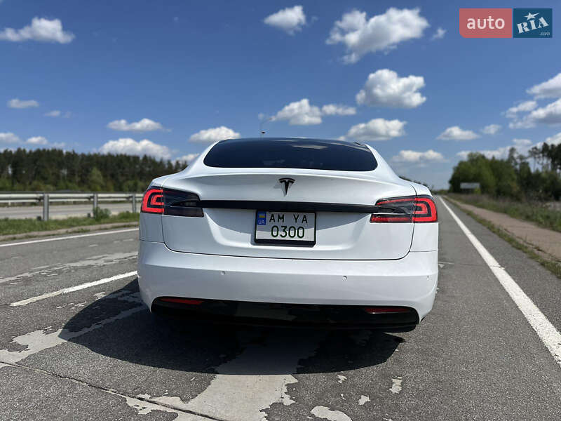 Лифтбек Tesla Model S 2017 в Житомире фото 8 Лифтбек Tesla Model S 2017 в Житомире