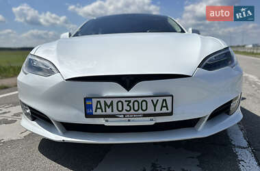 Лифтбек Tesla Model S 2017 в Житомире