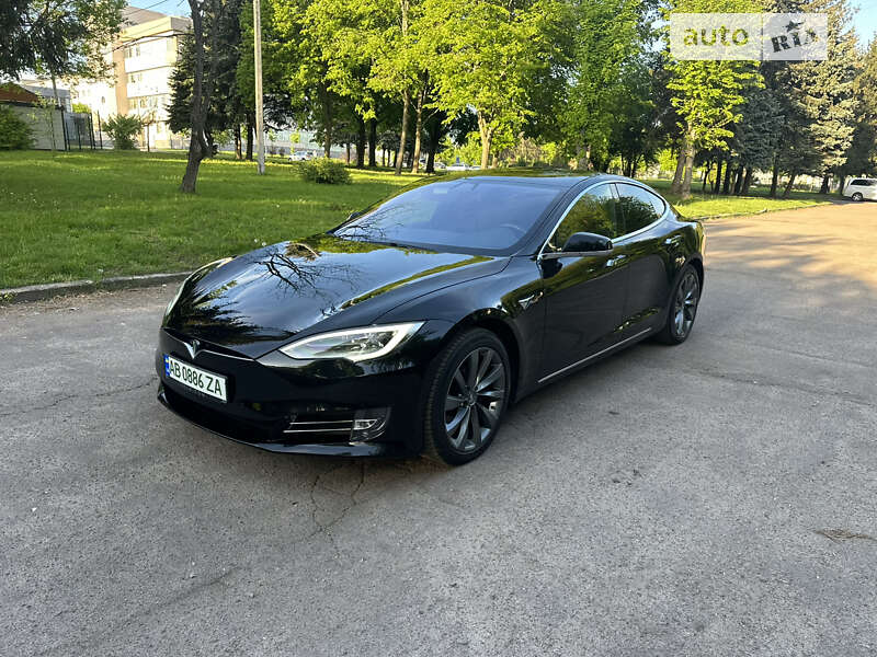 Лифтбек Tesla Model S 2019 в Житомире