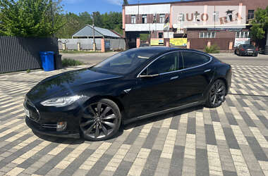 Лифтбек Tesla Model S 2014 в Сваляве