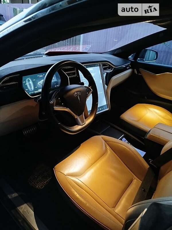 Ліфтбек Tesla Model S 2015 в Сумах