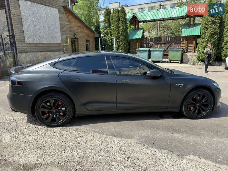 Ліфтбек Tesla Model S 2013 в Житомирі