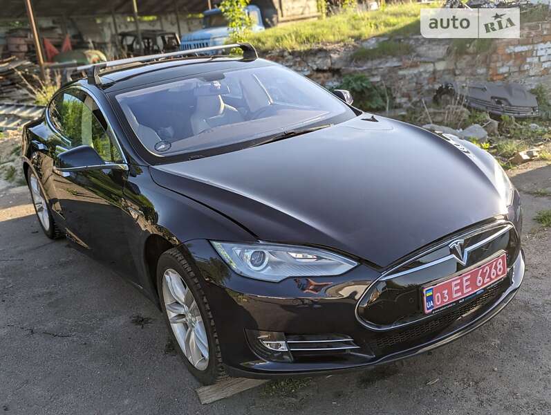 Ліфтбек Tesla Model S 2014 в Рівному