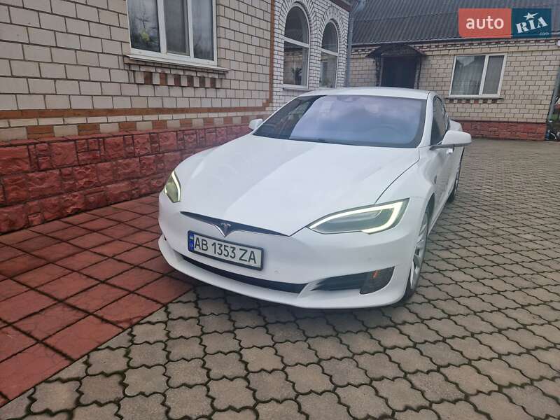 Tesla Model S 2016