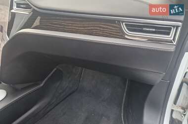Лифтбек Tesla Model S 2016 в Тульчине
