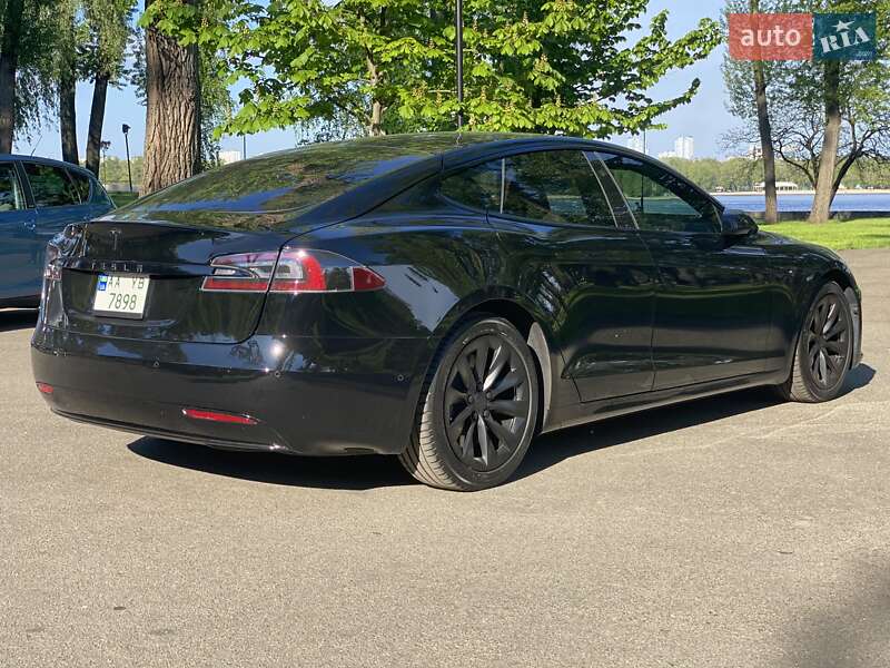Ліфтбек Tesla Model S 2018 в Києві