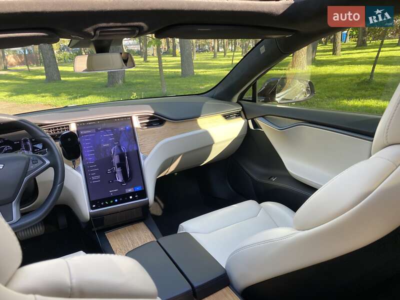 Ліфтбек Tesla Model S 2018 в Києві