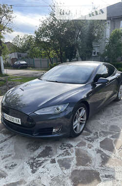 Ліфтбек Tesla Model S 2015 в Ужгороді