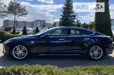 Ліфтбек Tesla Model S 2015 в Львові