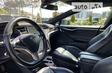 Лифтбек Tesla Model S 2015 в Львове