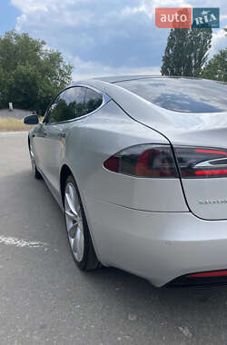 Лифтбек Tesla Model S 2018 в 