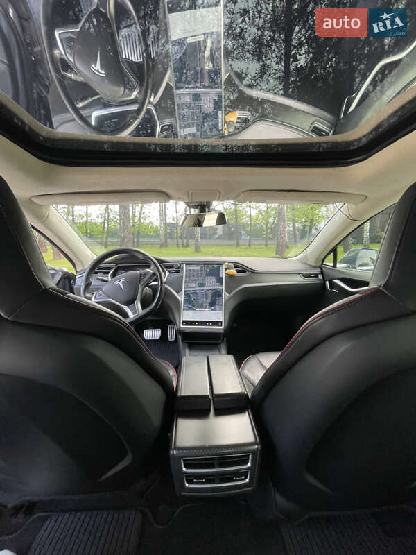 Ліфтбек Tesla Model S 2013 в Києві