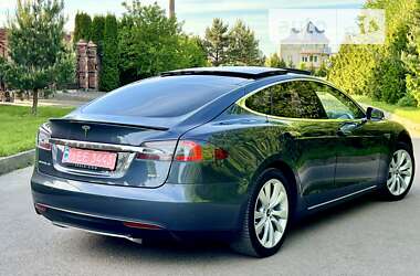 Лифтбек Tesla Model S 2015 в Ровно