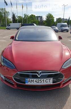 Лифтбек Tesla Model S 2015 в Житомире