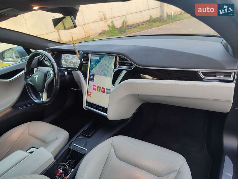 Лифтбек Tesla Model S 2016 в Одессе