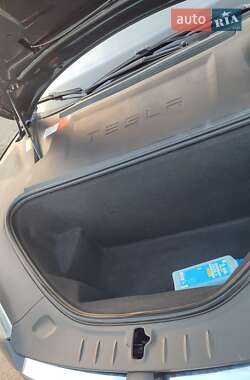 Лифтбек Tesla Model S 2016 в Одессе