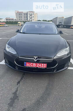 Ліфтбек Tesla Model S 2015 в Львові