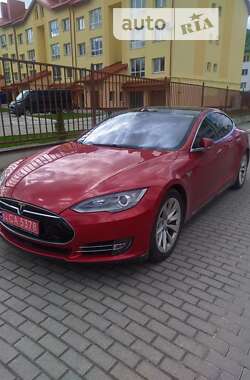 Лифтбек Tesla Model S 2016 в Львове