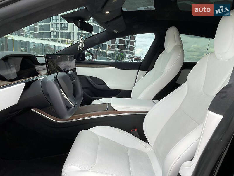 Лифтбек Tesla Model S 2022 в Львове