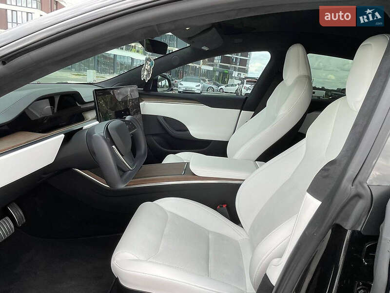 Лифтбек Tesla Model S 2022 в Львове