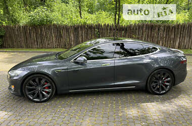 Ліфтбек Tesla Model S 2016 в Львові