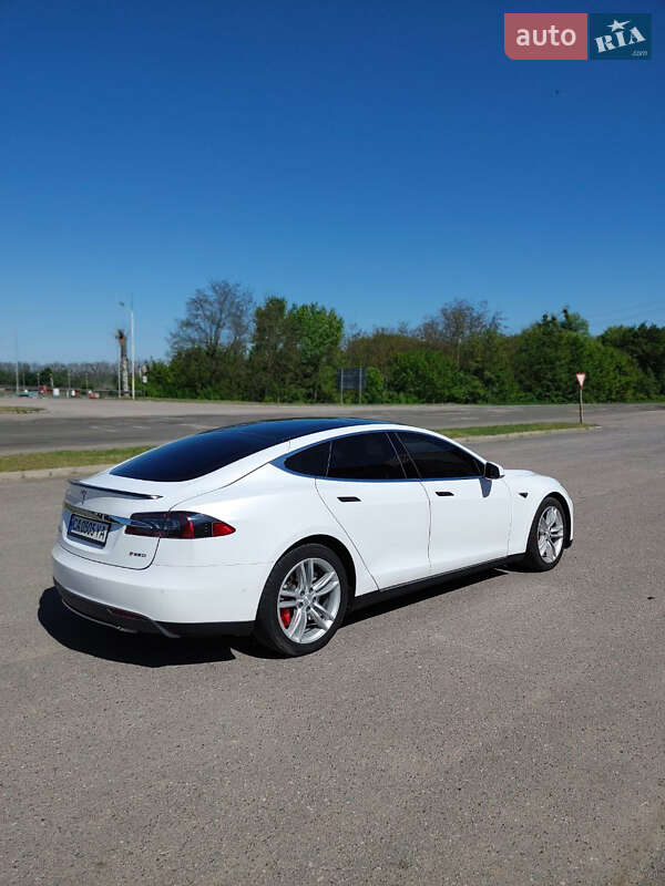 Лифтбек Tesla Model S 2015 в Черкассах