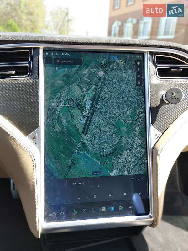 Лифтбек Tesla Model S 2015 в Черкассах