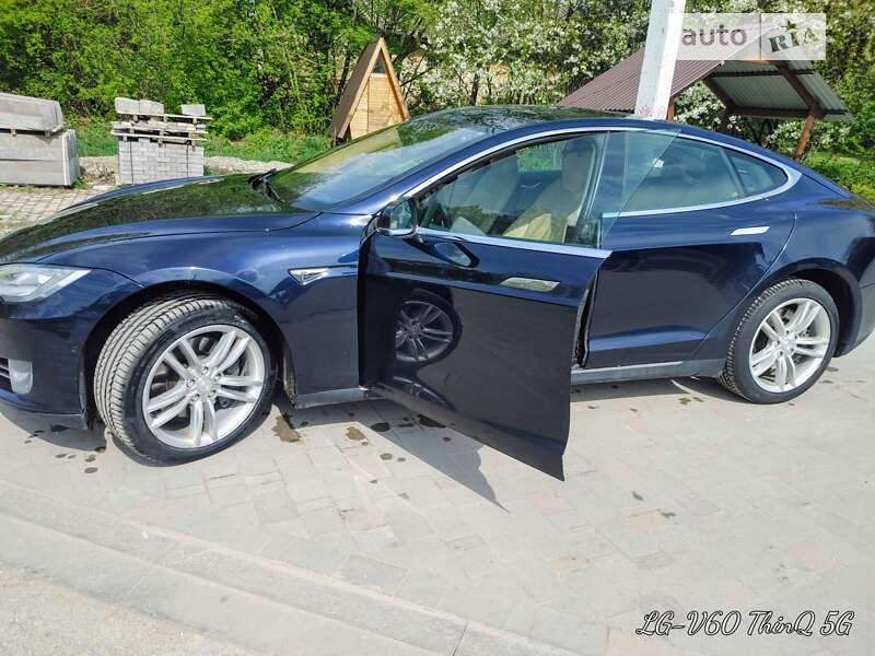 Ліфтбек Tesla Model S 2015 в Чемерівцях фото 20 Ліфтбек Tesla Model S 2015 в Чемерівцях