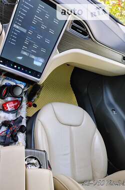 Ліфтбек Tesla Model S 2015 в Чемерівцях фото 19 Ліфтбек Tesla Model S 2015 в Чемерівцях