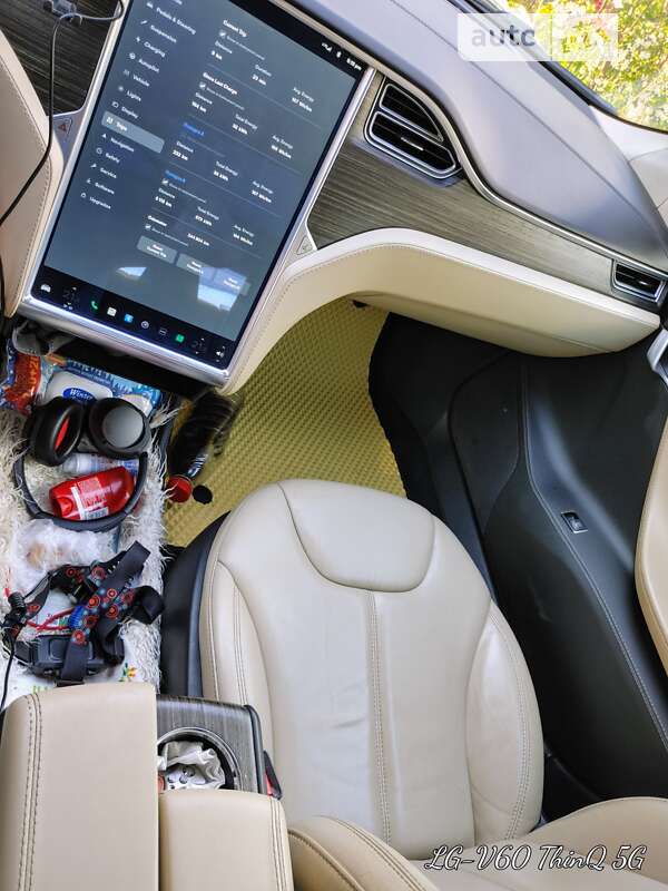 Ліфтбек Tesla Model S 2015 в Чемерівцях фото 19 Ліфтбек Tesla Model S 2015 в Чемерівцях