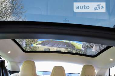 Ліфтбек Tesla Model S 2015 в Чемерівцях фото 17 Ліфтбек Tesla Model S 2015 в Чемерівцях