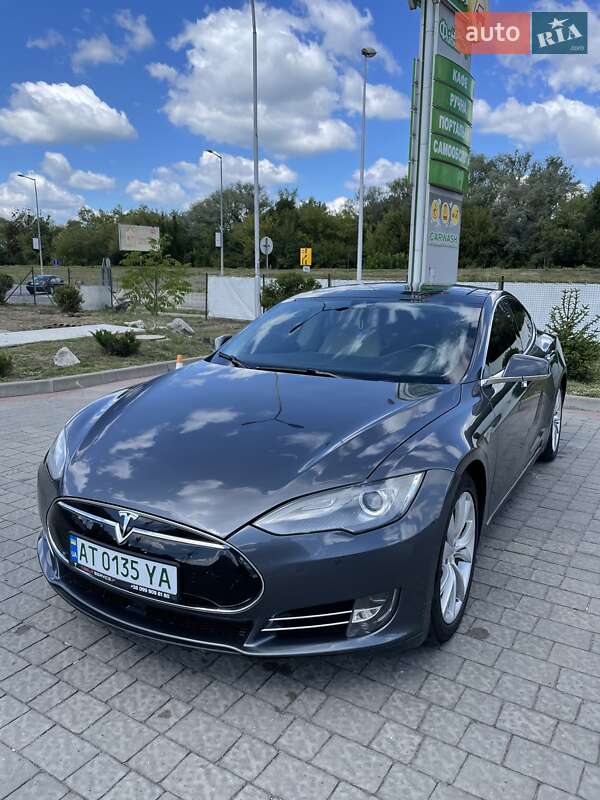 Лифтбек Tesla Model S 2014 в Ивано-Франковске