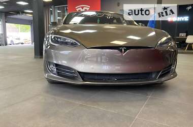 Ліфтбек Tesla Model S 2016 в Києві