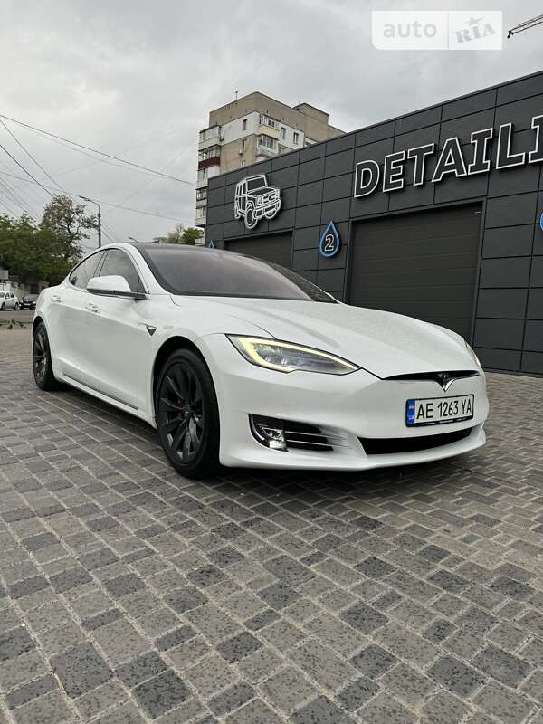 Ліфтбек Tesla Model S 2020 в Дніпрі