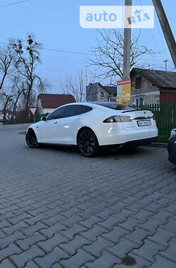 Лифтбек Tesla Model S 2012 в Ивано-Франковске