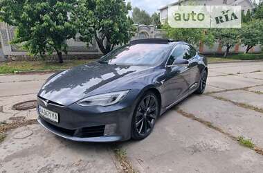 Лифтбек Tesla Model S 2016 в Запорожье