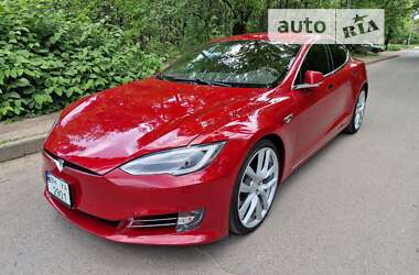 Лифтбек Tesla Model S 2016 в Киеве