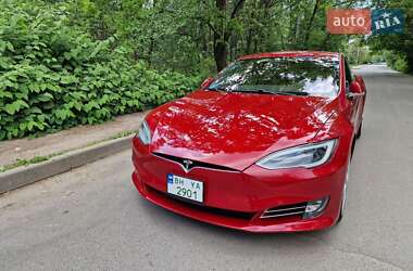 Лифтбек Tesla Model S 2016 в Киеве