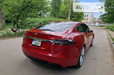 Лифтбек Tesla Model S 2016 в Киеве