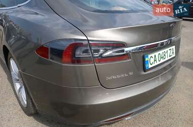 Лифтбек Tesla Model S 2016 в Черкассах