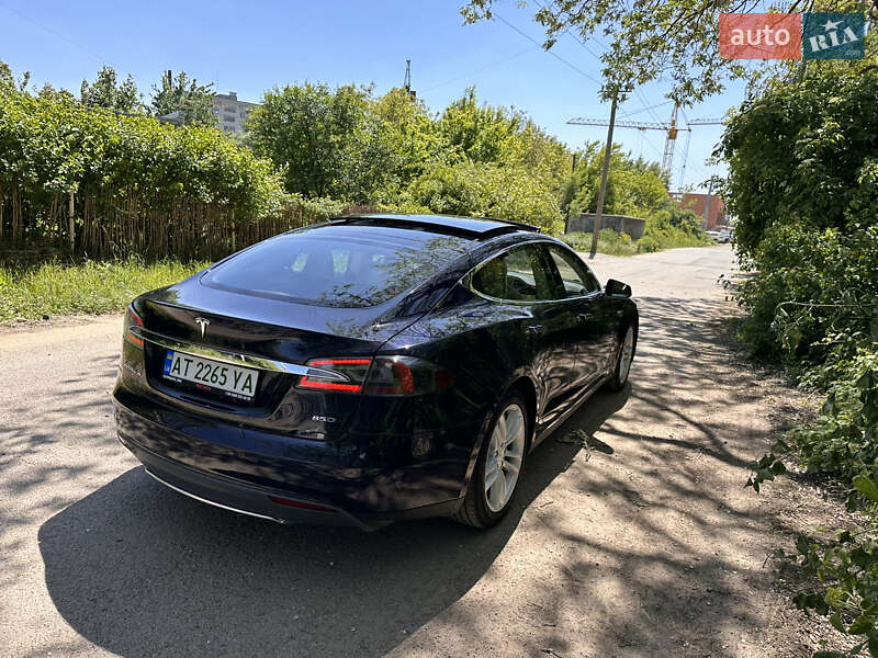 Лифтбек Tesla Model S 2015 в Ивано-Франковске