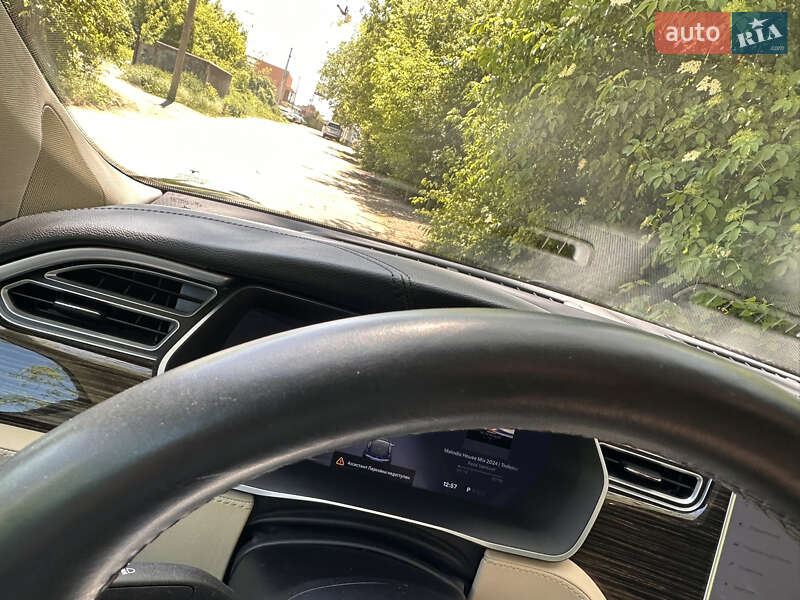 Лифтбек Tesla Model S 2015 в Ивано-Франковске
