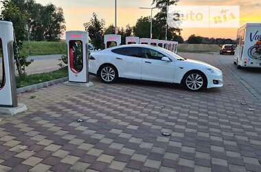 Лифтбек Tesla Model S 2016 в Ивано-Франковске