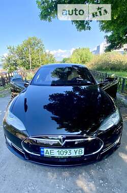 Лифтбек Tesla Model S 2015 в Днепре