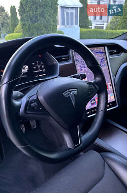 Лифтбек Tesla Model S 2018 в Черновцах